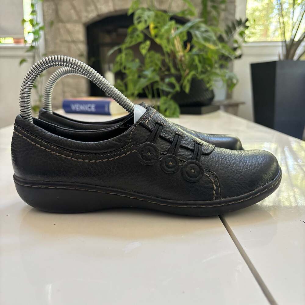 Clarks Collection Black Leather Ashland Effie Slip-On Comfort Shoes Size 6.5